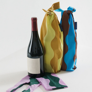 
                  
                    Reusable Wine Bag Set
                  
                